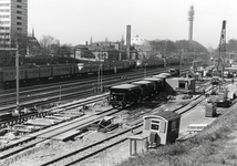 170455 Afbeelding van de bouw van een tankinstallatie op het emplacement Arnhem Berg te Arnhem.